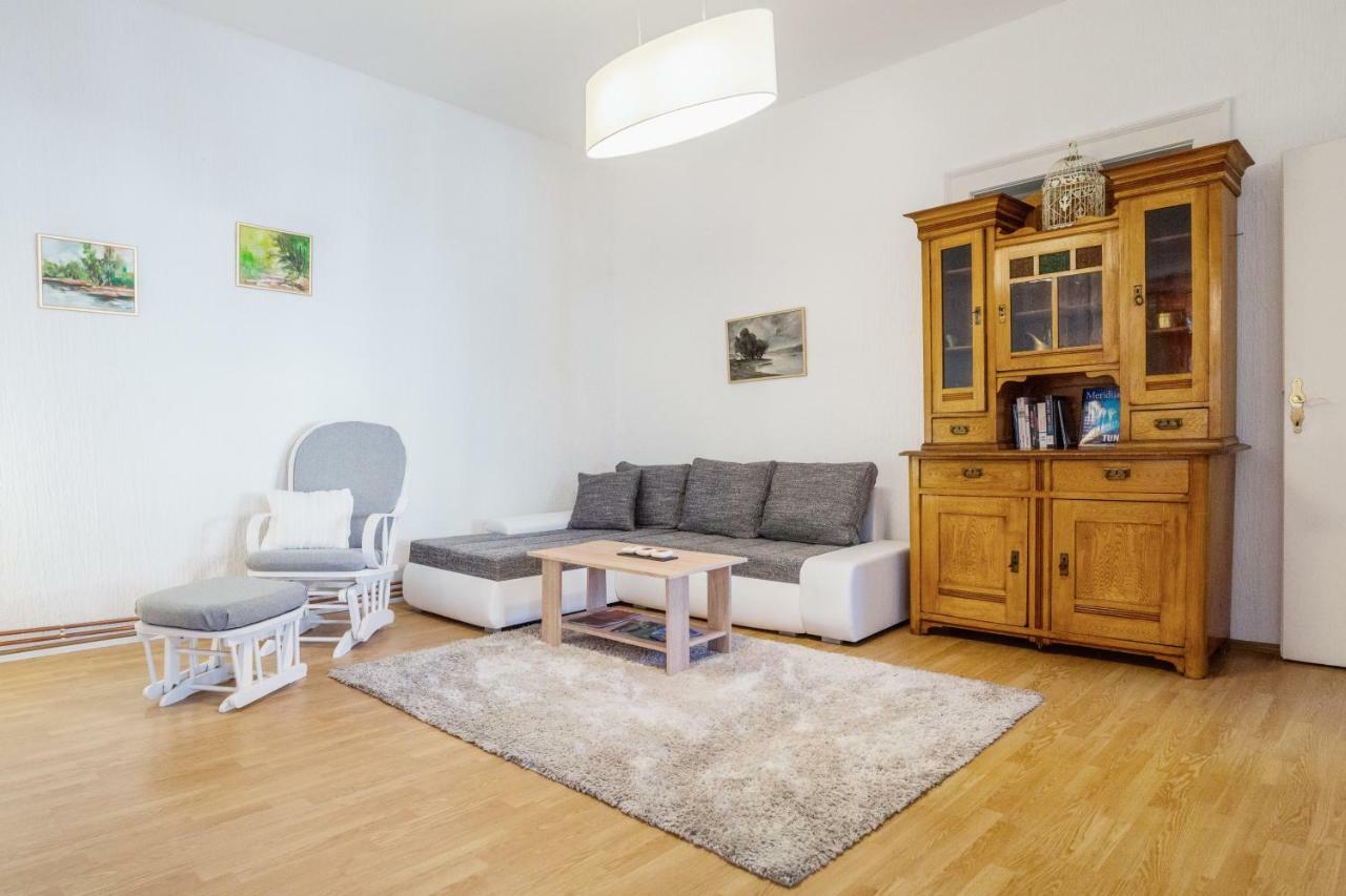 Apartment Tri Mudraca Karanac 外观 照片